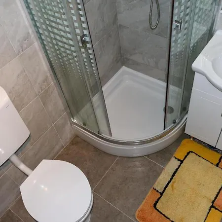 招待所 Dino And Jele