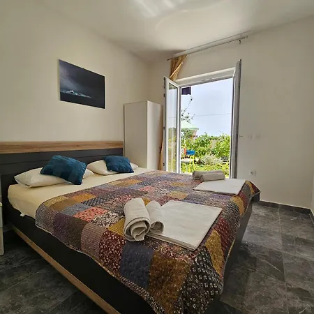 Dino And Jele Guest house